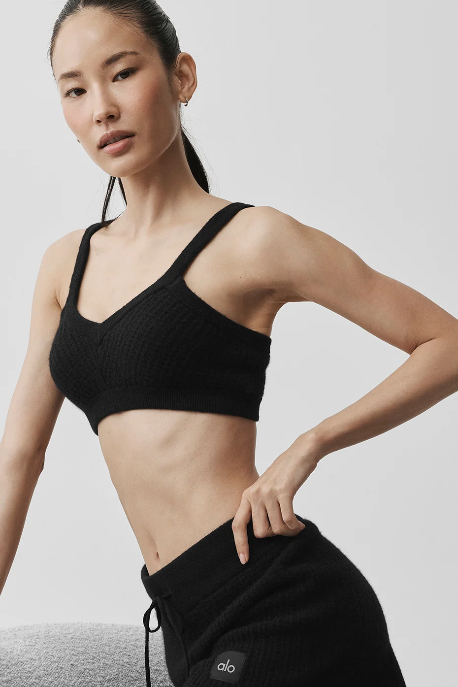 Cashmere Plush Waffle V-Neck Bra in Black