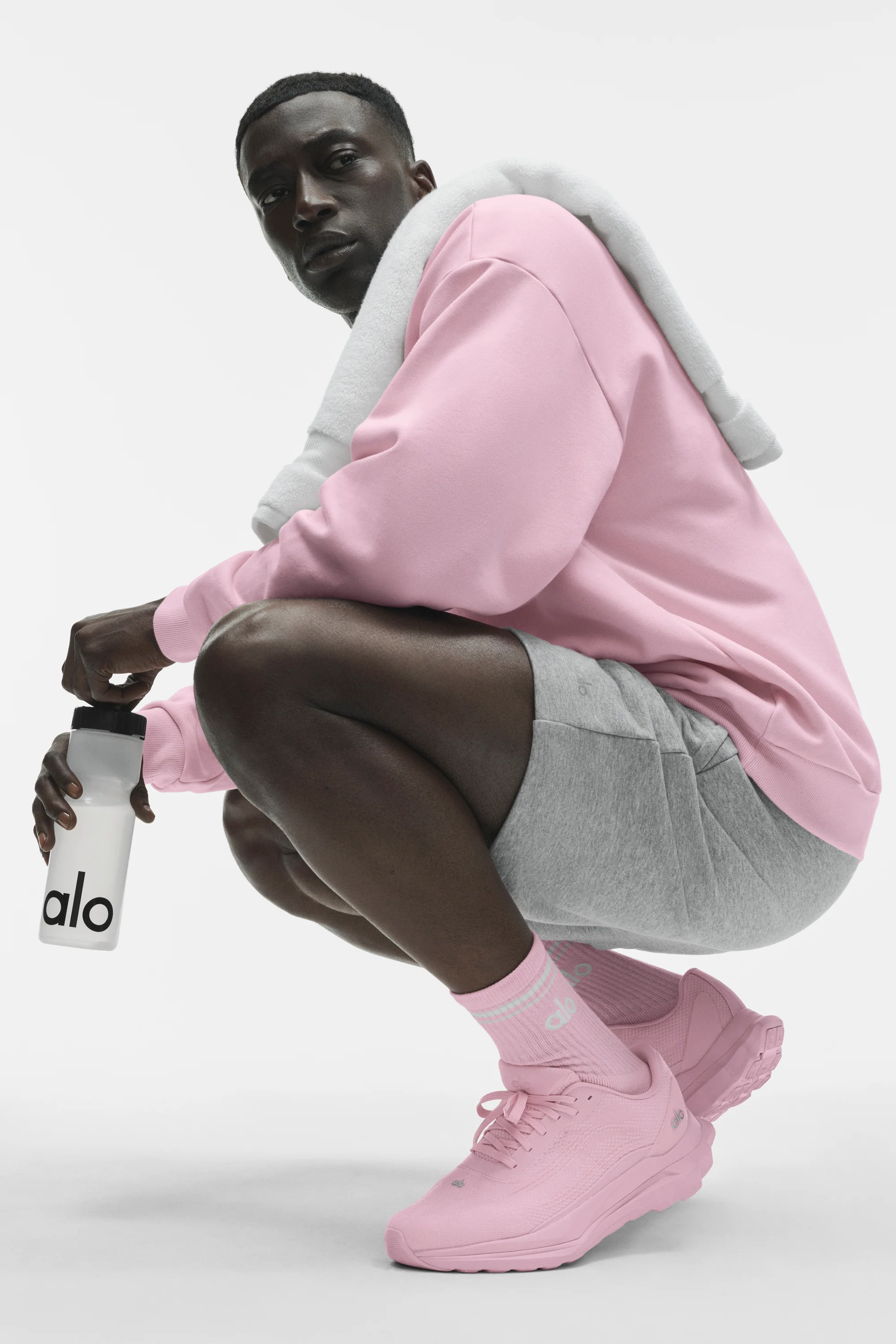 ALO Runner Unisex Performance-Schuh in Pink Marshmallow