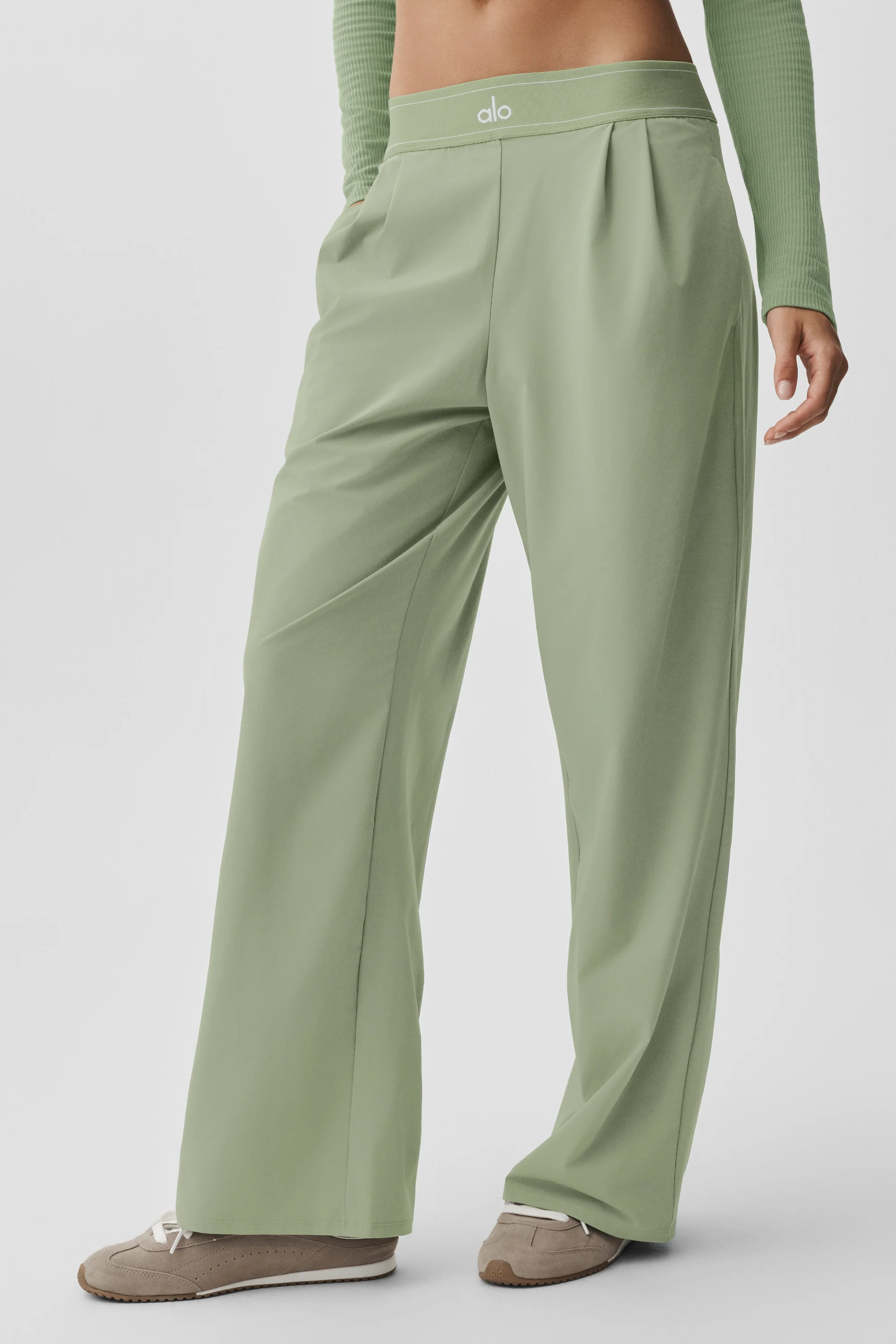 Suit Up Trouser Regular Length i Dune Grass – relaxed fit