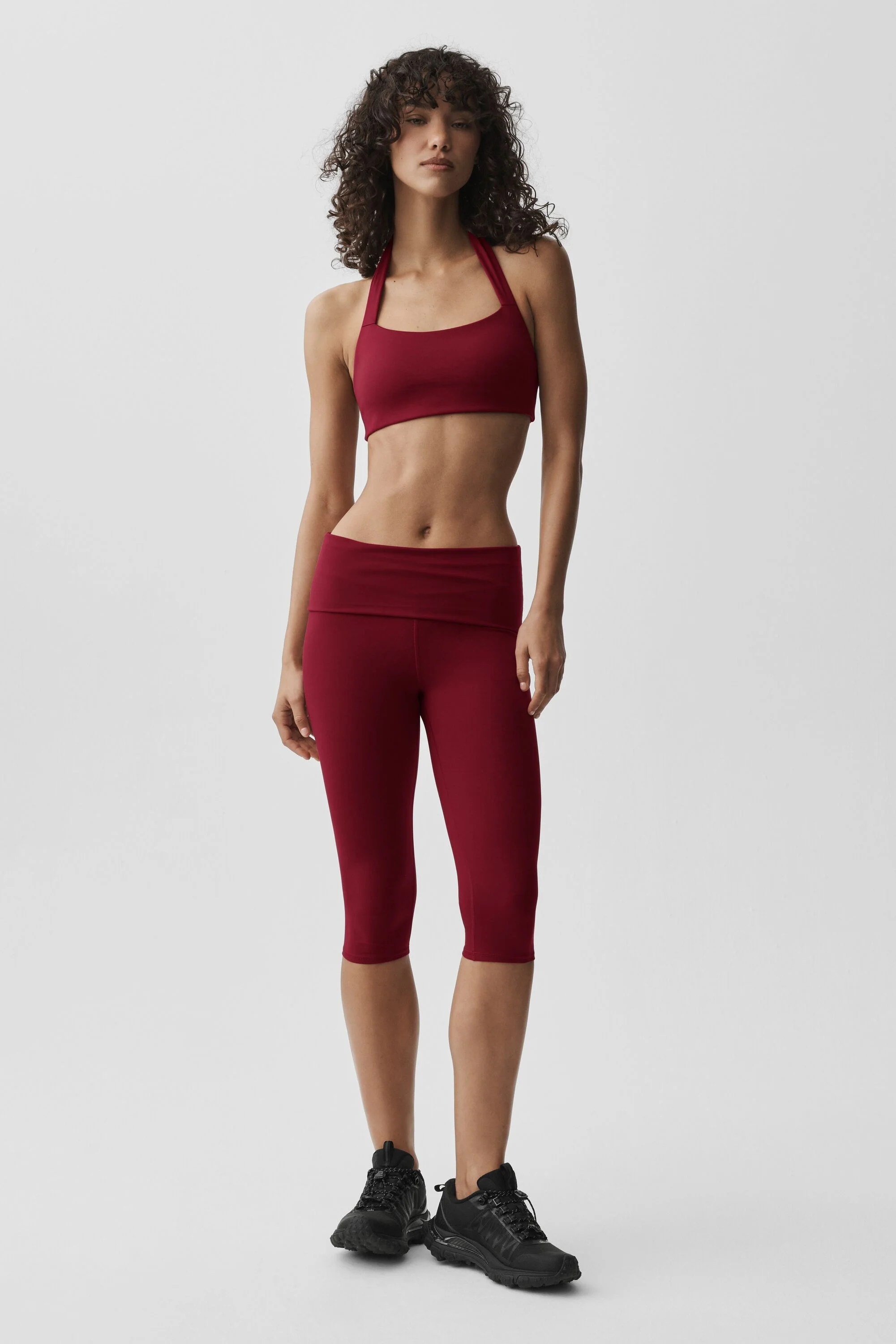 ALO Softsculpt Feel The Heat Halter BH i Summer Romance Red