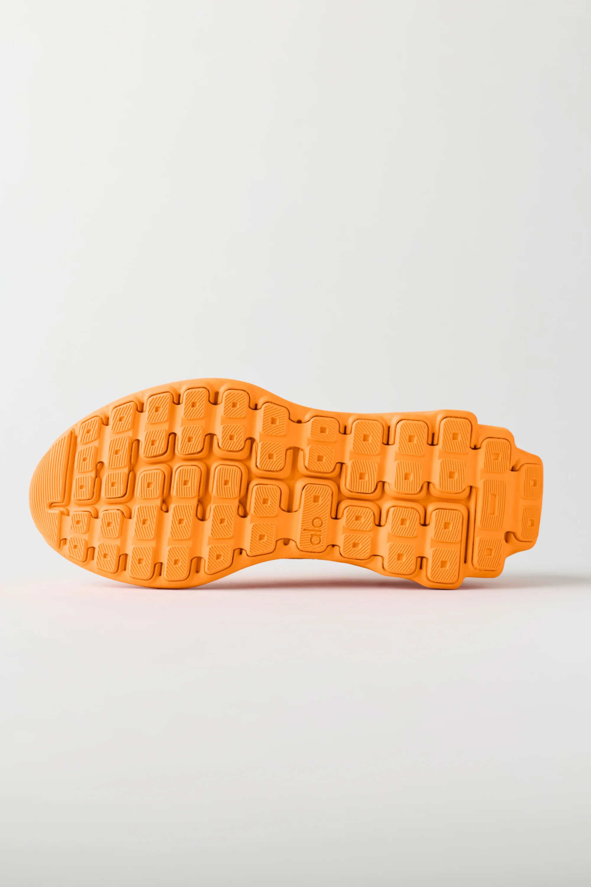 ALO Runner Unisex Performance Shoe i Satsuma Breeze