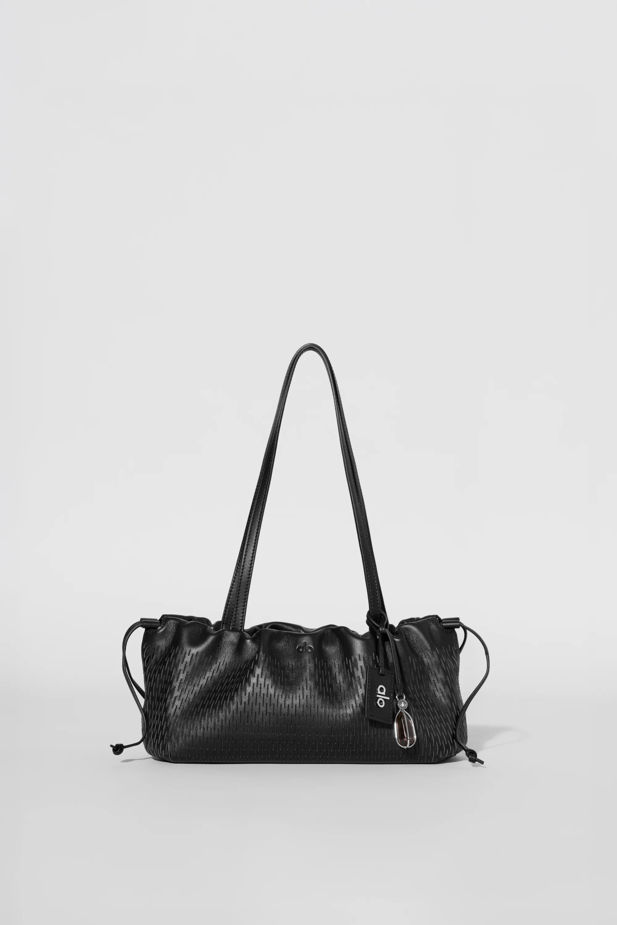 ALO Leather Mesh Mini Unwind Cinch-väska i svart