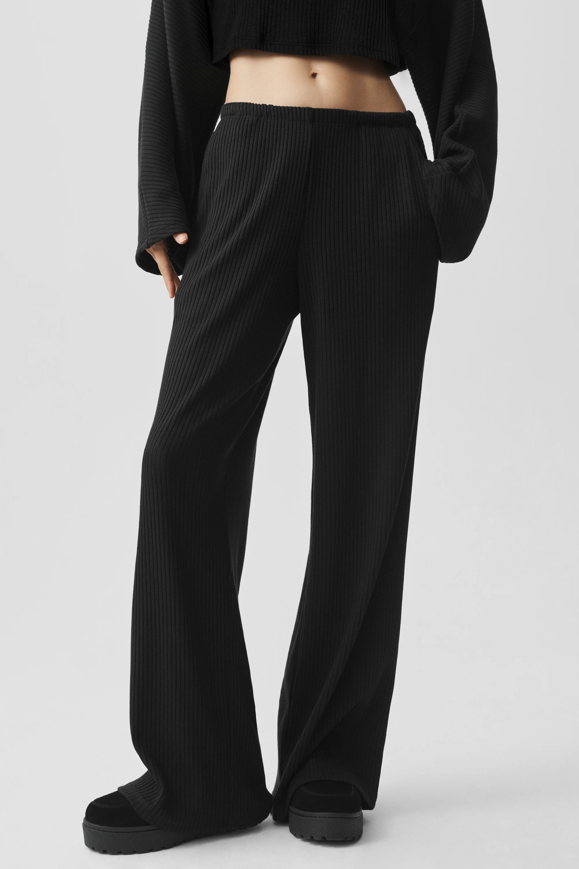 Ribbed Mid-Rise Reset Pant in Black with 32 Inch Inseam