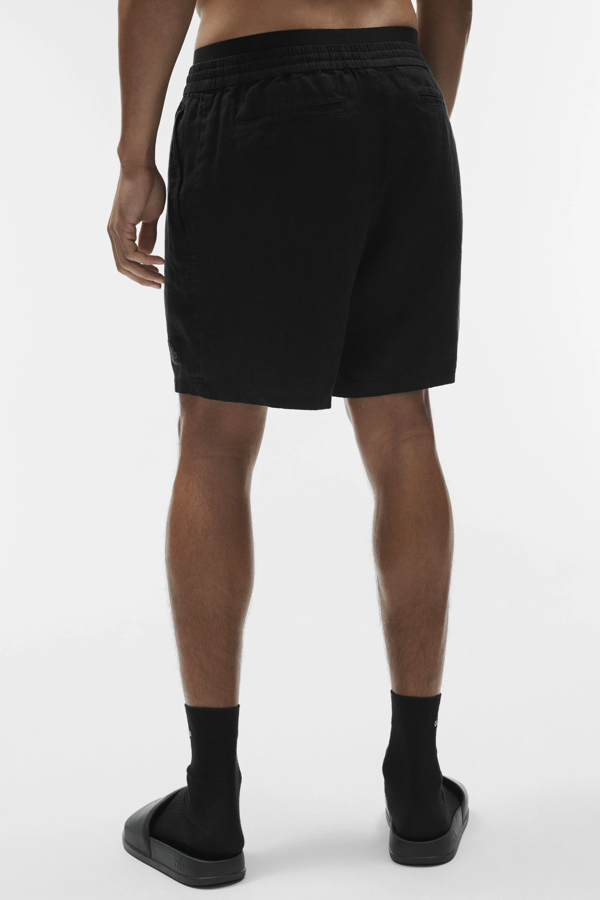 Alo Yoga 7" Linen Days-shorts til mænd i sort