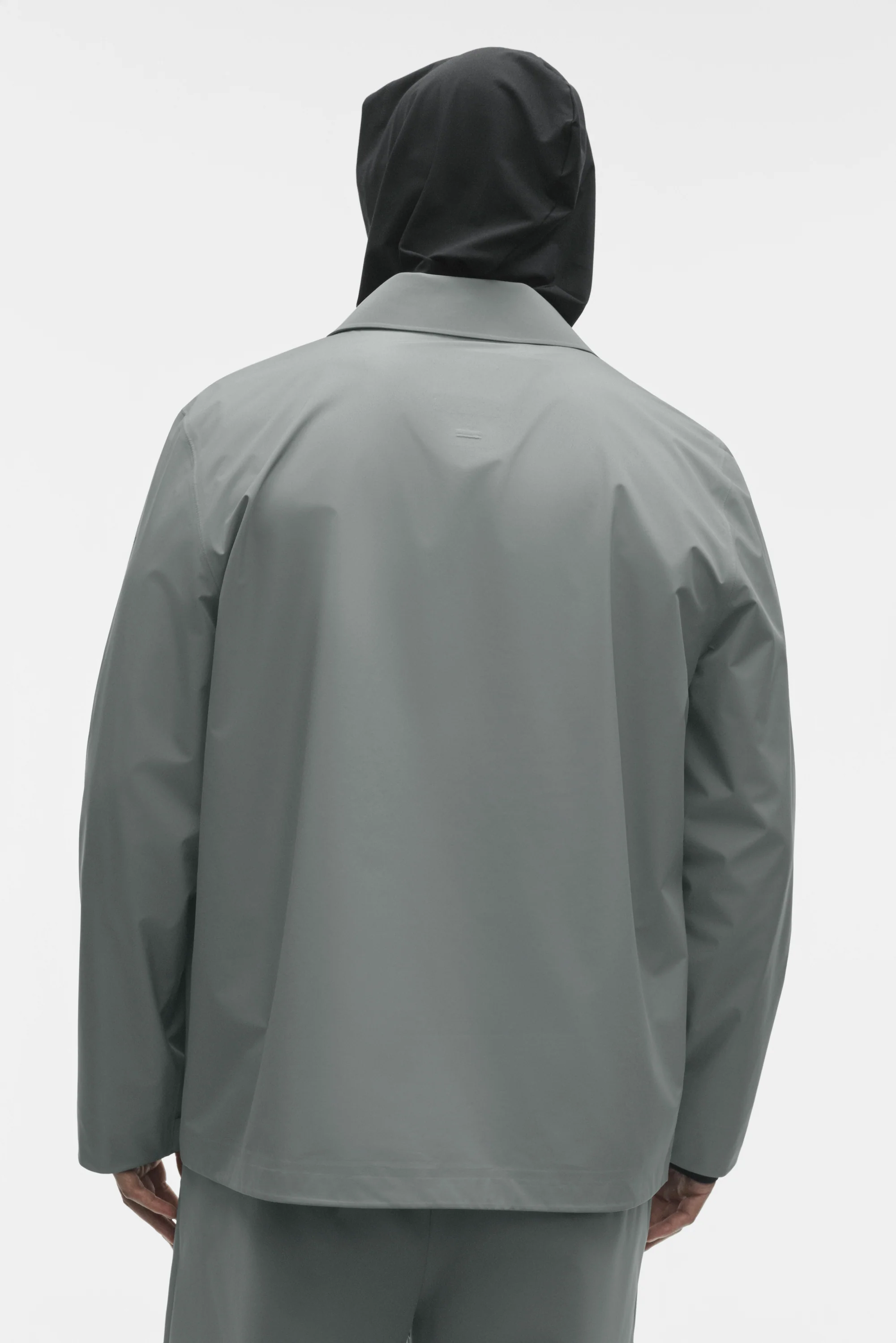 Alo Yoga Alpha Shell Overshirt Monument Water-Resistant Men's Outerwear