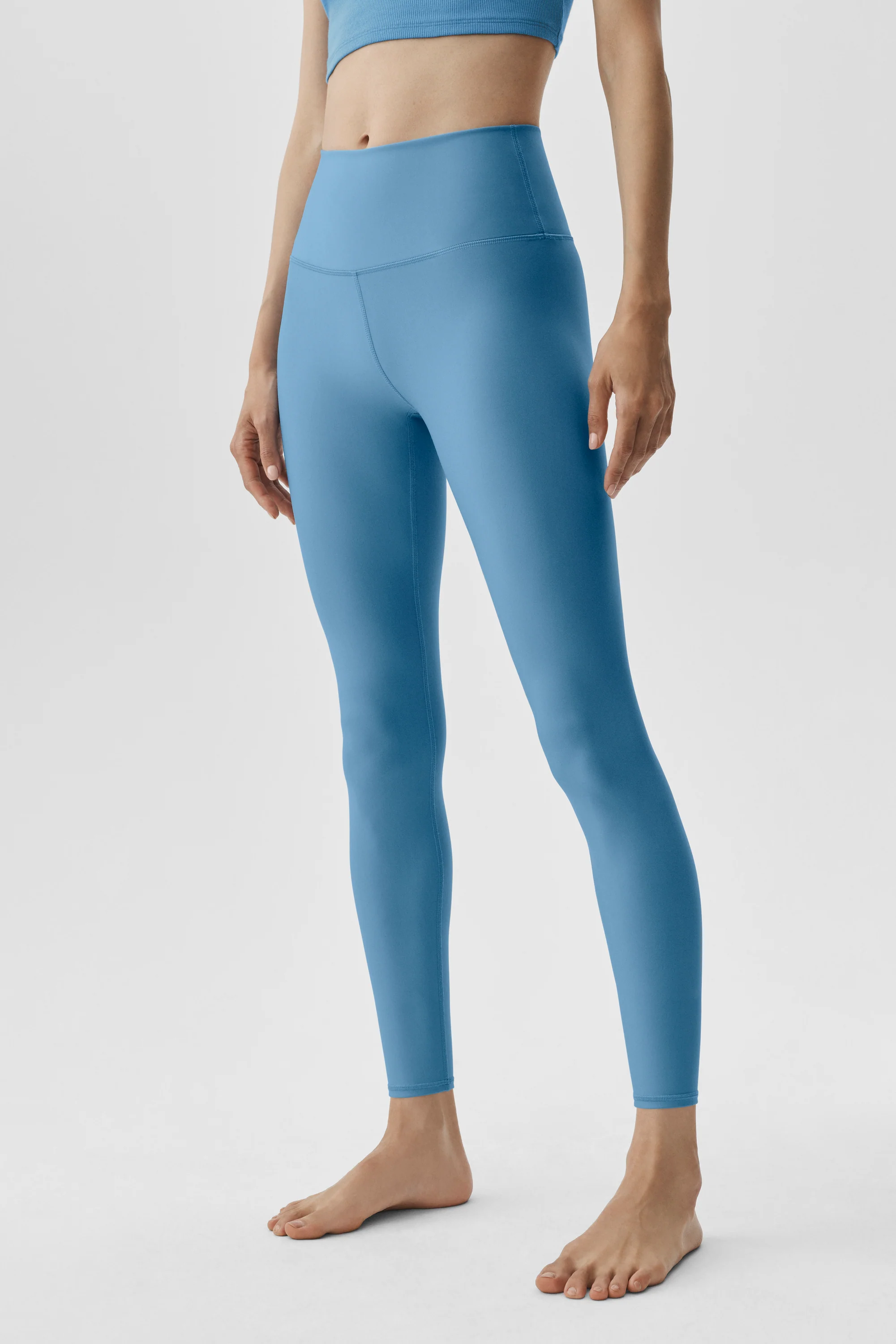 7/8 High-Waist Airlift Legging in California Blue with Sculpting Fit