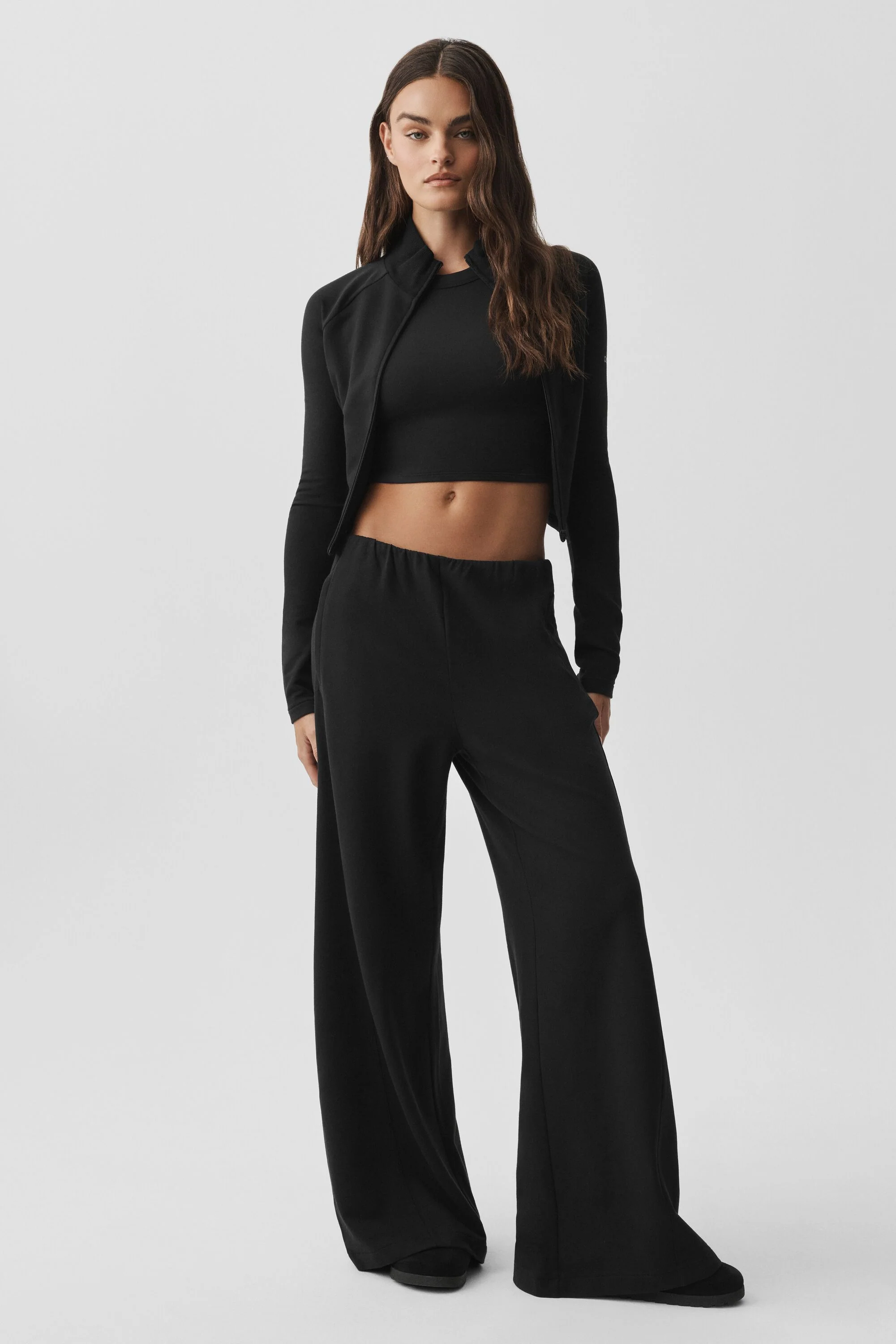 Sway Mid-Rise On The Go Pant in zwart met ritszakken