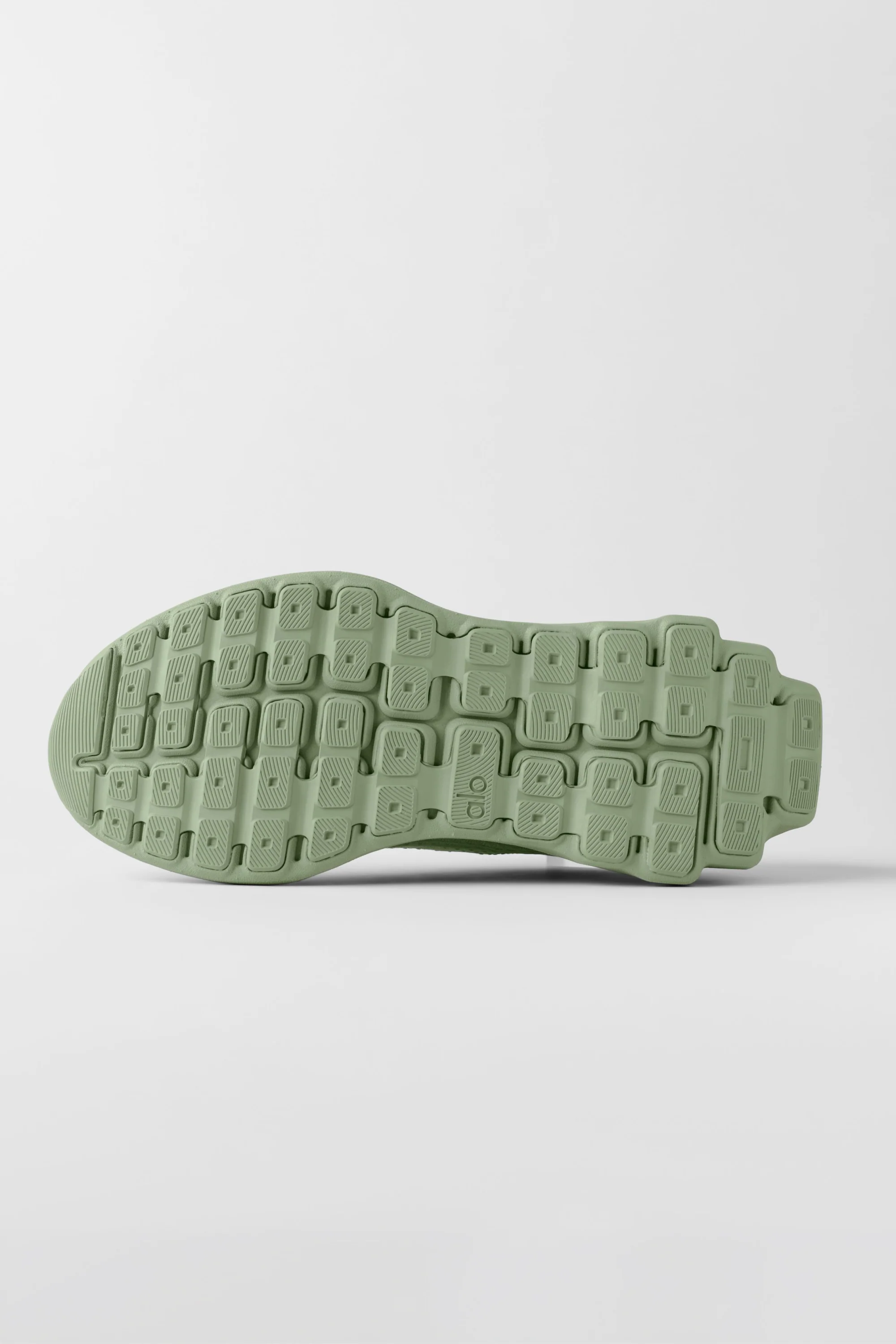 ALO Runner Unisex Performance Shoe in Dune Grass