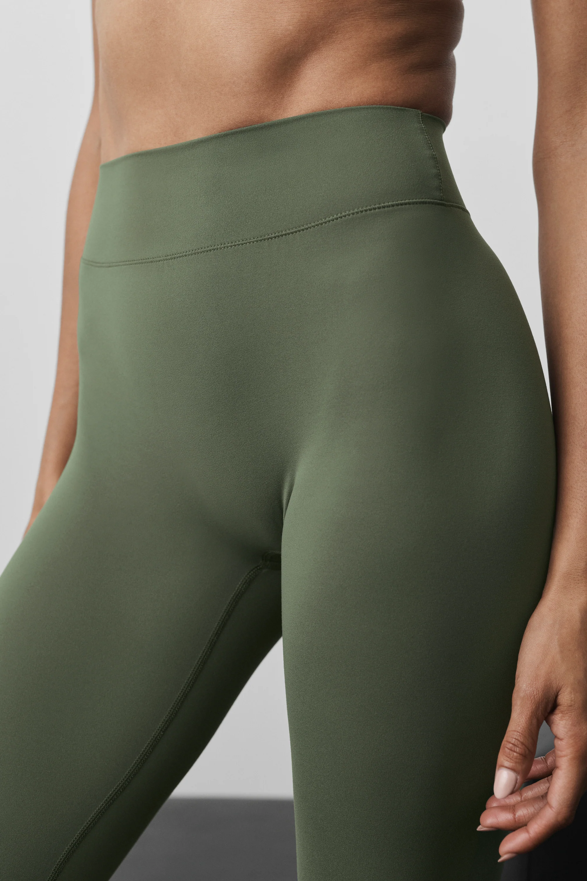 ALO Softsculpt Define Legging in Bamboo Green