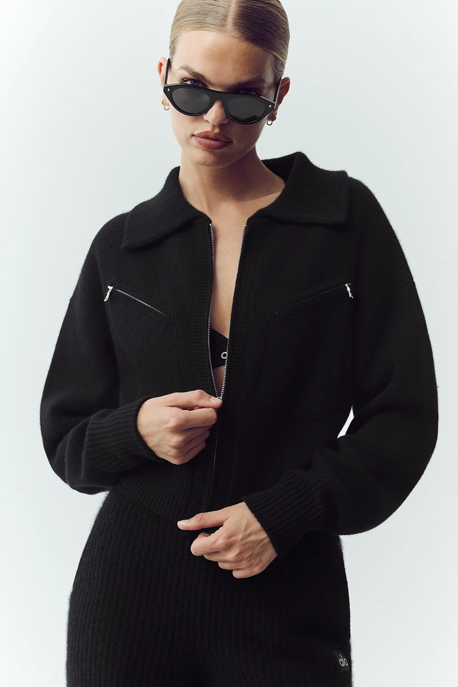 Cashmere Radiate Jacket in Black With Zip Details