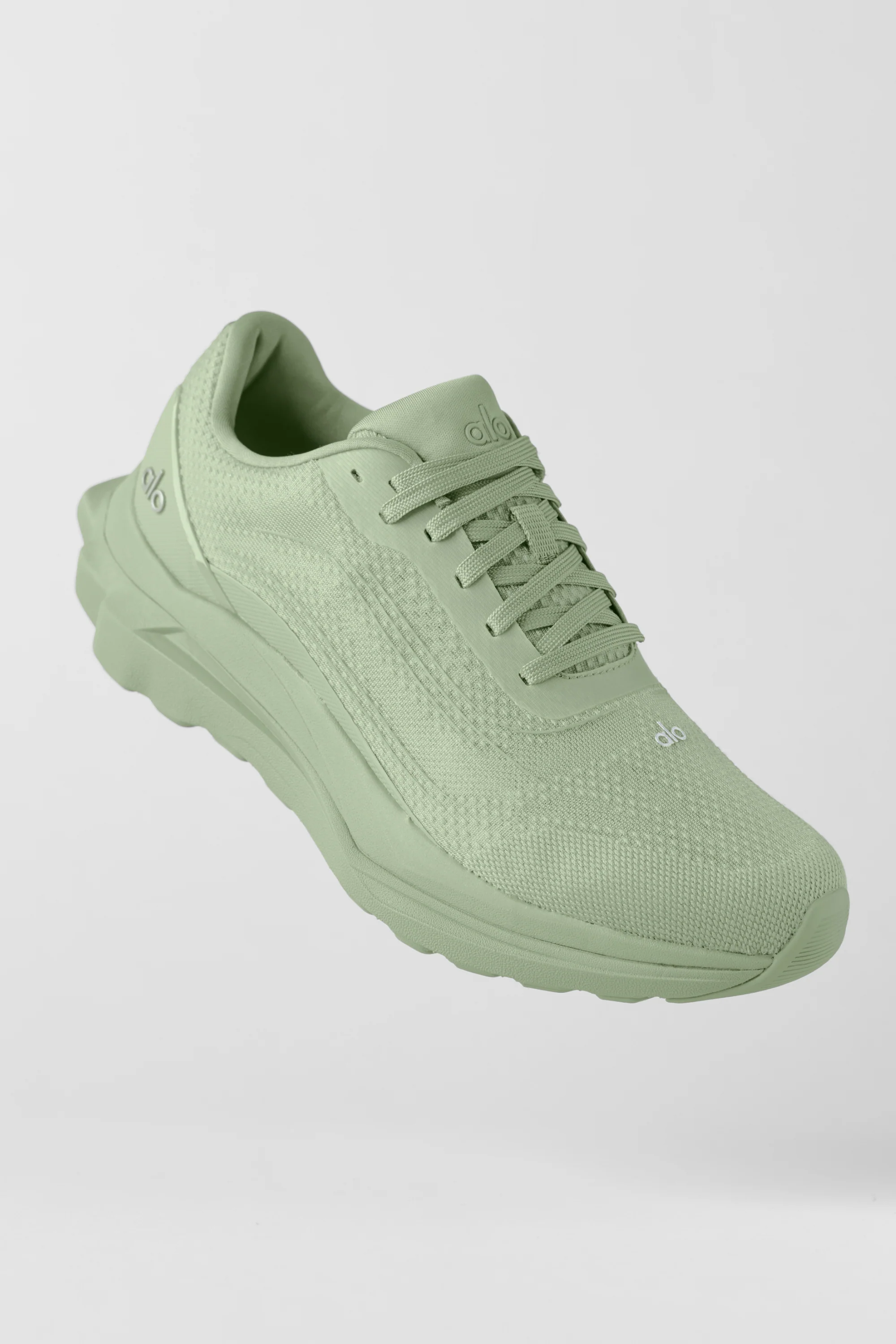ALO Runner Unisex Performance Shoe in Dune Grass