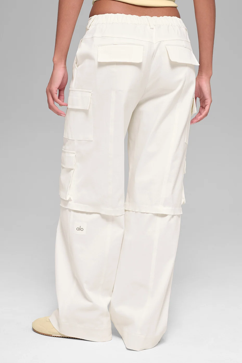 Mid-Rise Scout Cargo Pant i Ivory med Relaxed Fit og snøre