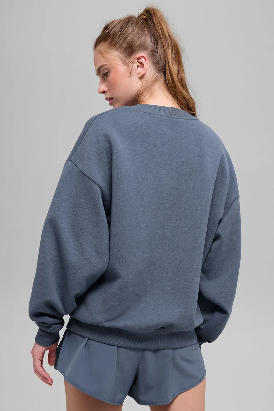 Pullover Decote Redondo Accolade em Bluestone Moletom Francês Peso Médio