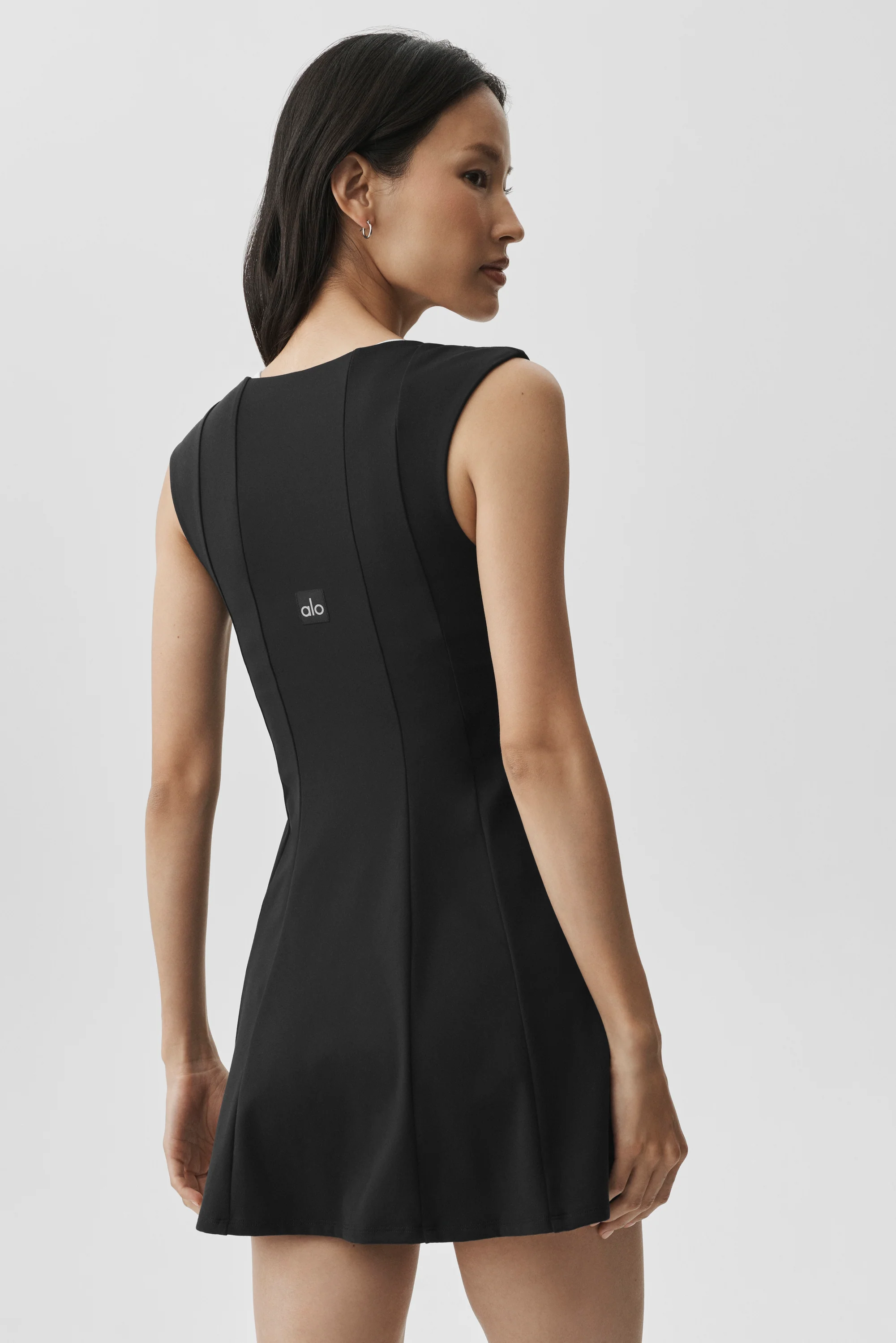 Vestido de tenis ALO Softsculpt Desire en negro para días de pista