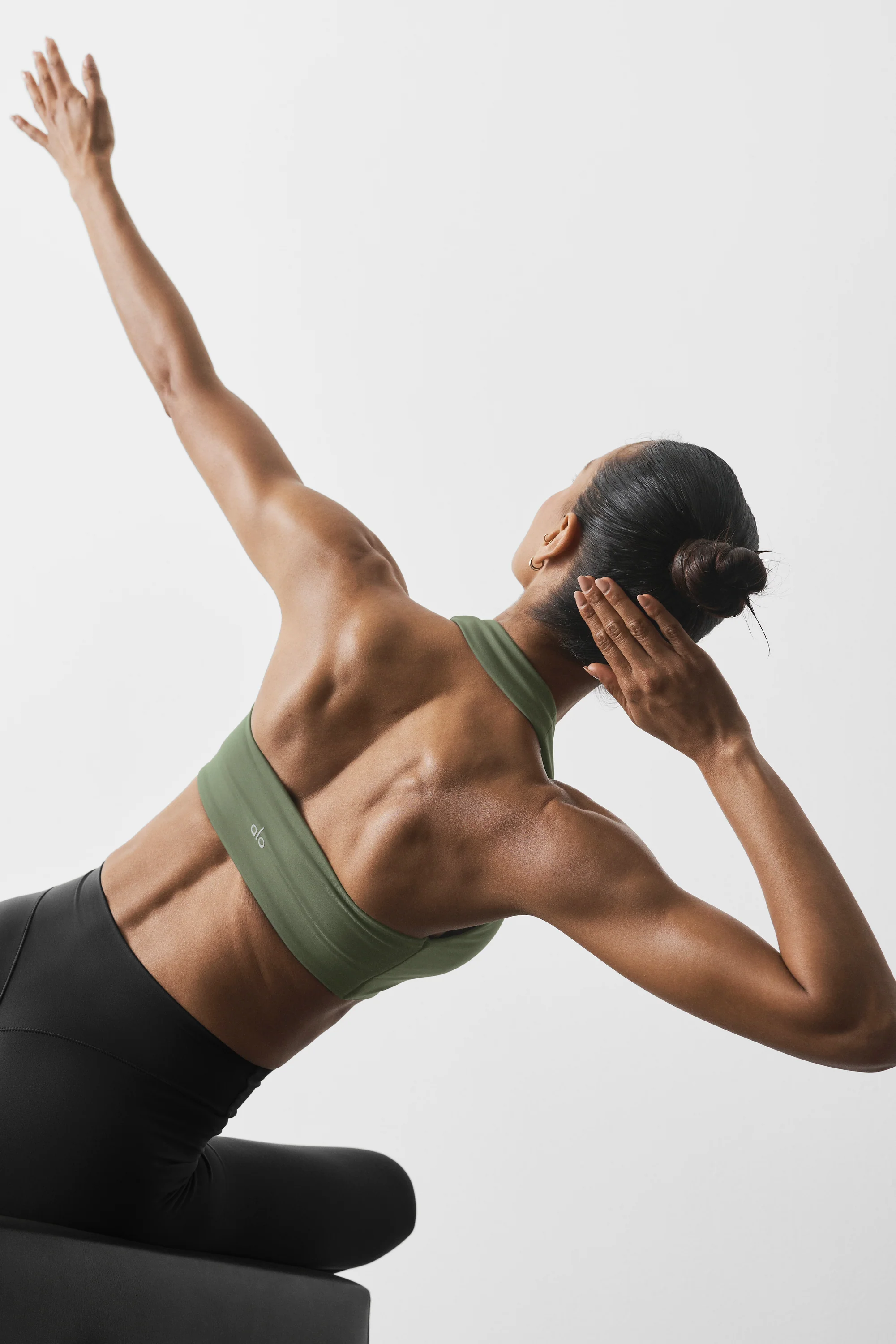 ALO Softsculpt Feel The Heat halter-rintaliivit, sävy Bamboo Green