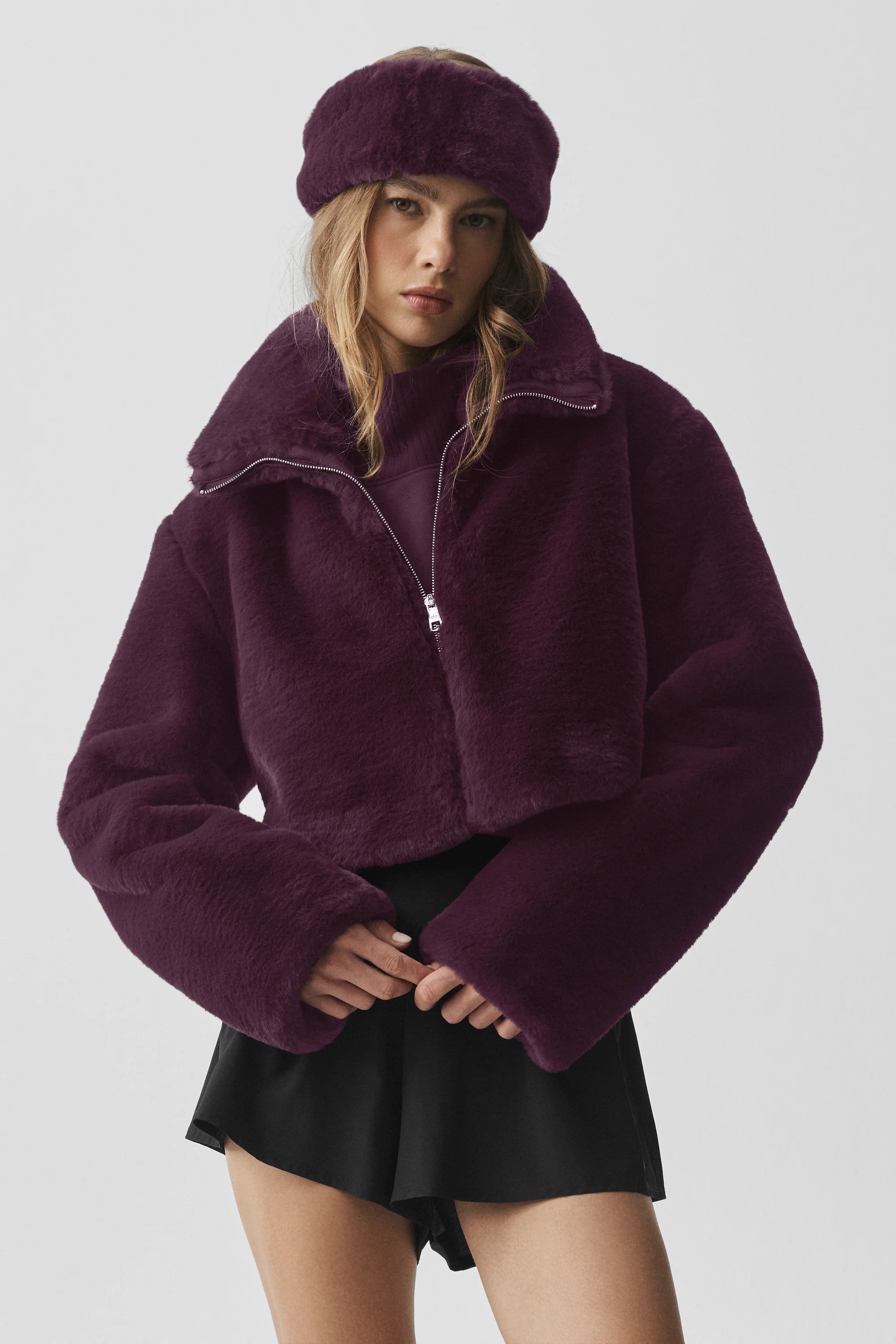 Kurze Kunstfelljacke Amore in Rich Bordeaux