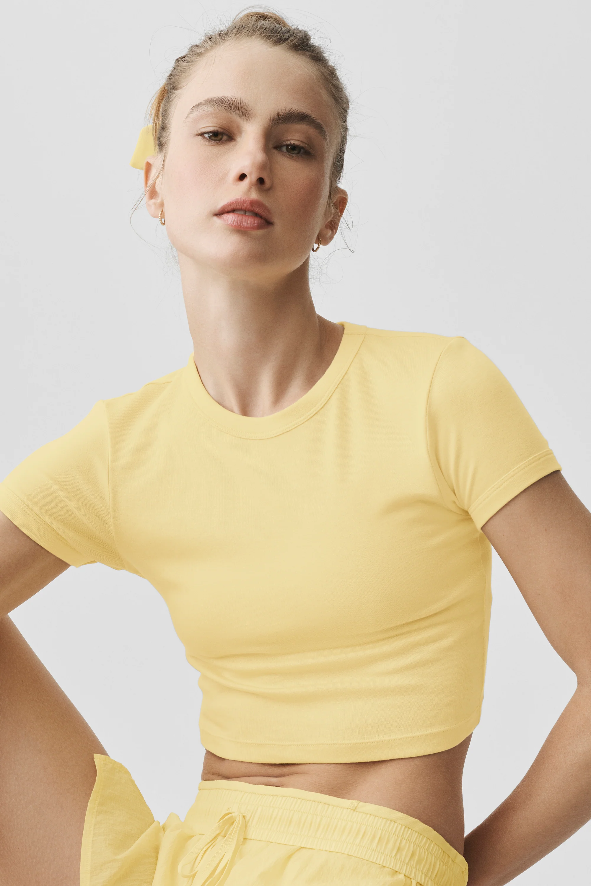 Cropped Timeless Tee in Warm Butter – Soft Cotton Blend Fitted Top