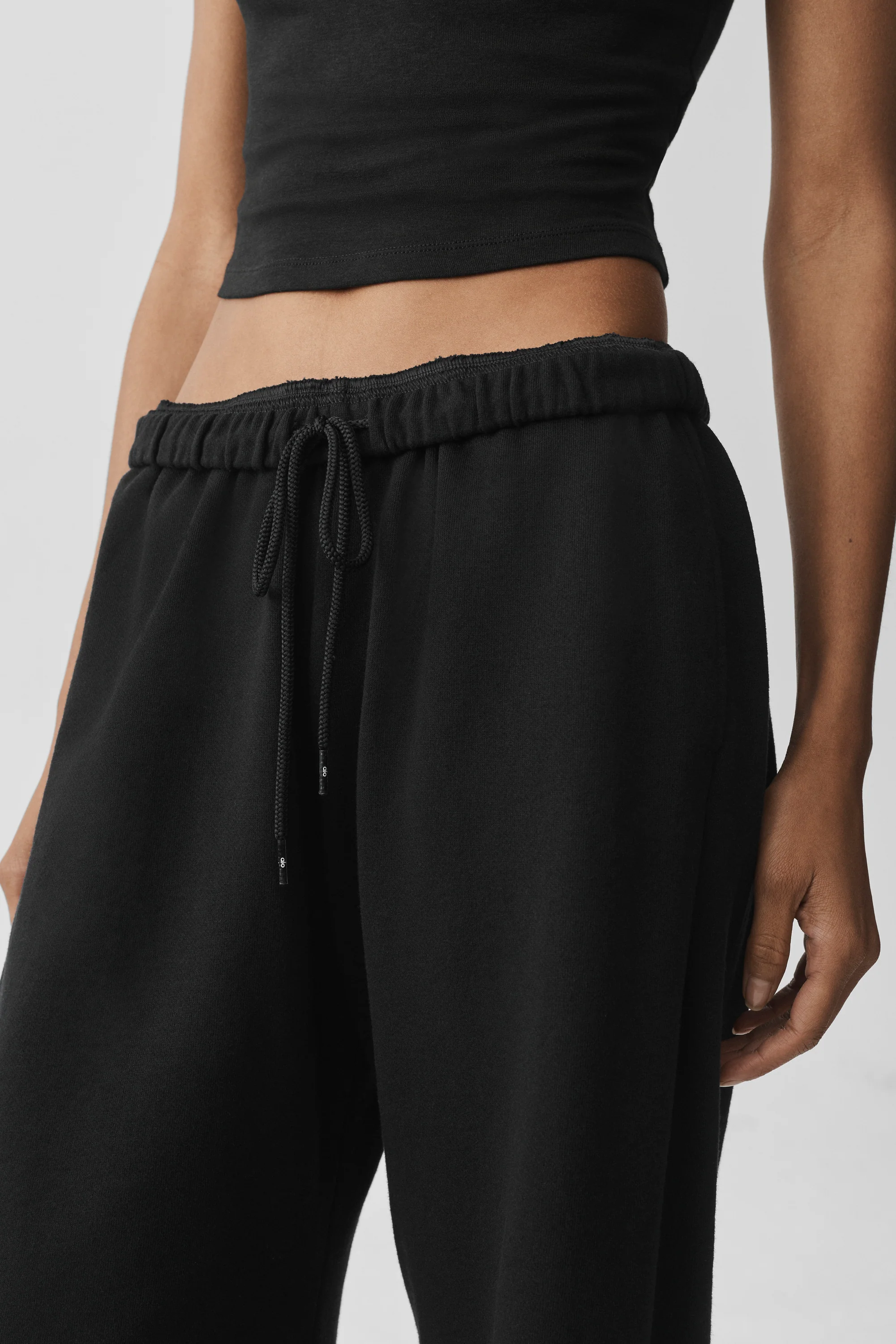Pantalone tuta Chill Cutoff nero, vestibilità relaxed in misto cotone