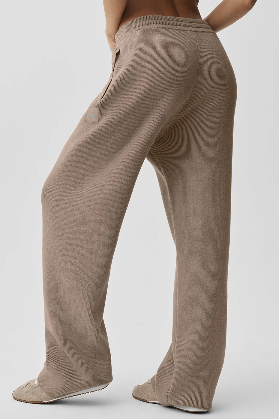 Scholar Straight Leg Sweatpant in Gravel with Zippered Pockets