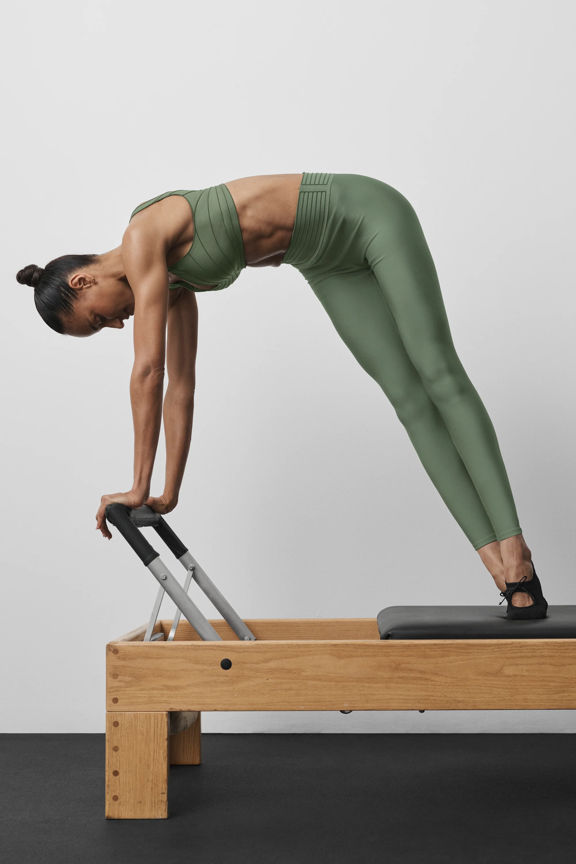 Airlift High-Waist 7/8 Lotus Legging in Bamboo Green