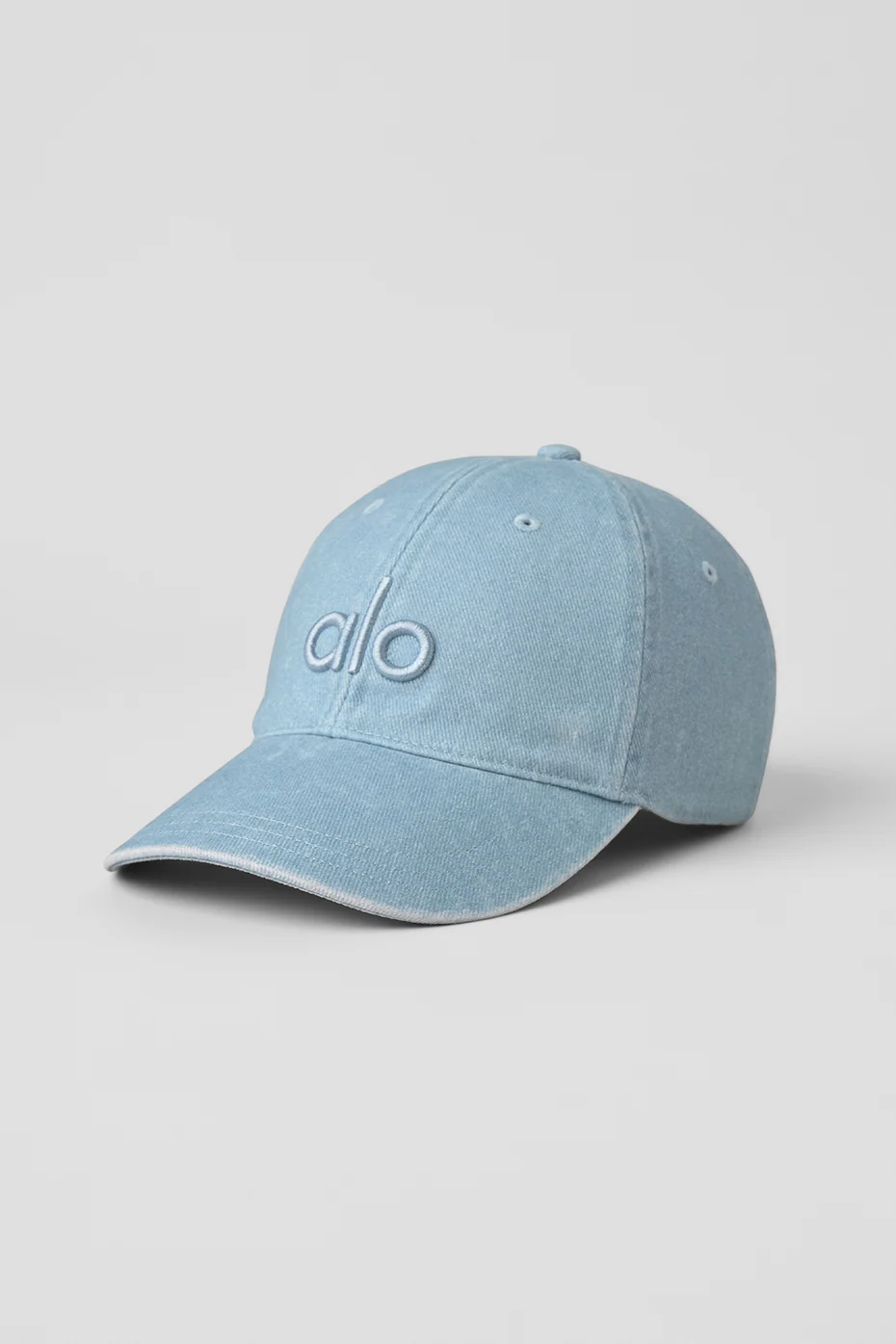 Washed Off-Duty Cap in Light Denim