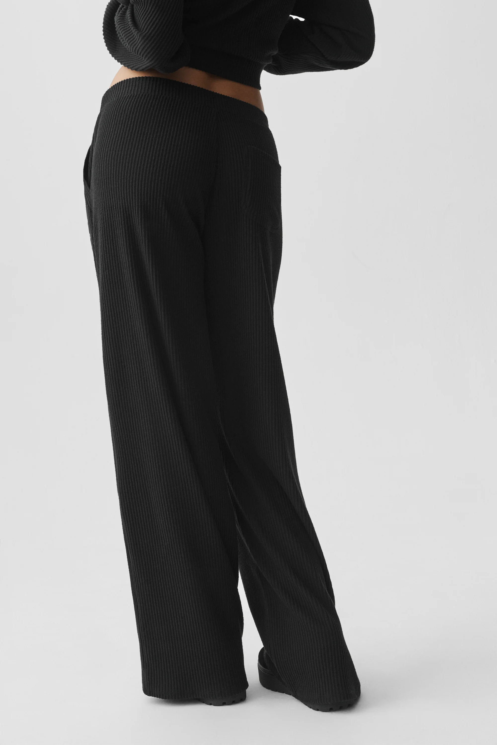 High-Rise Muse Wide Leg Pant in Black