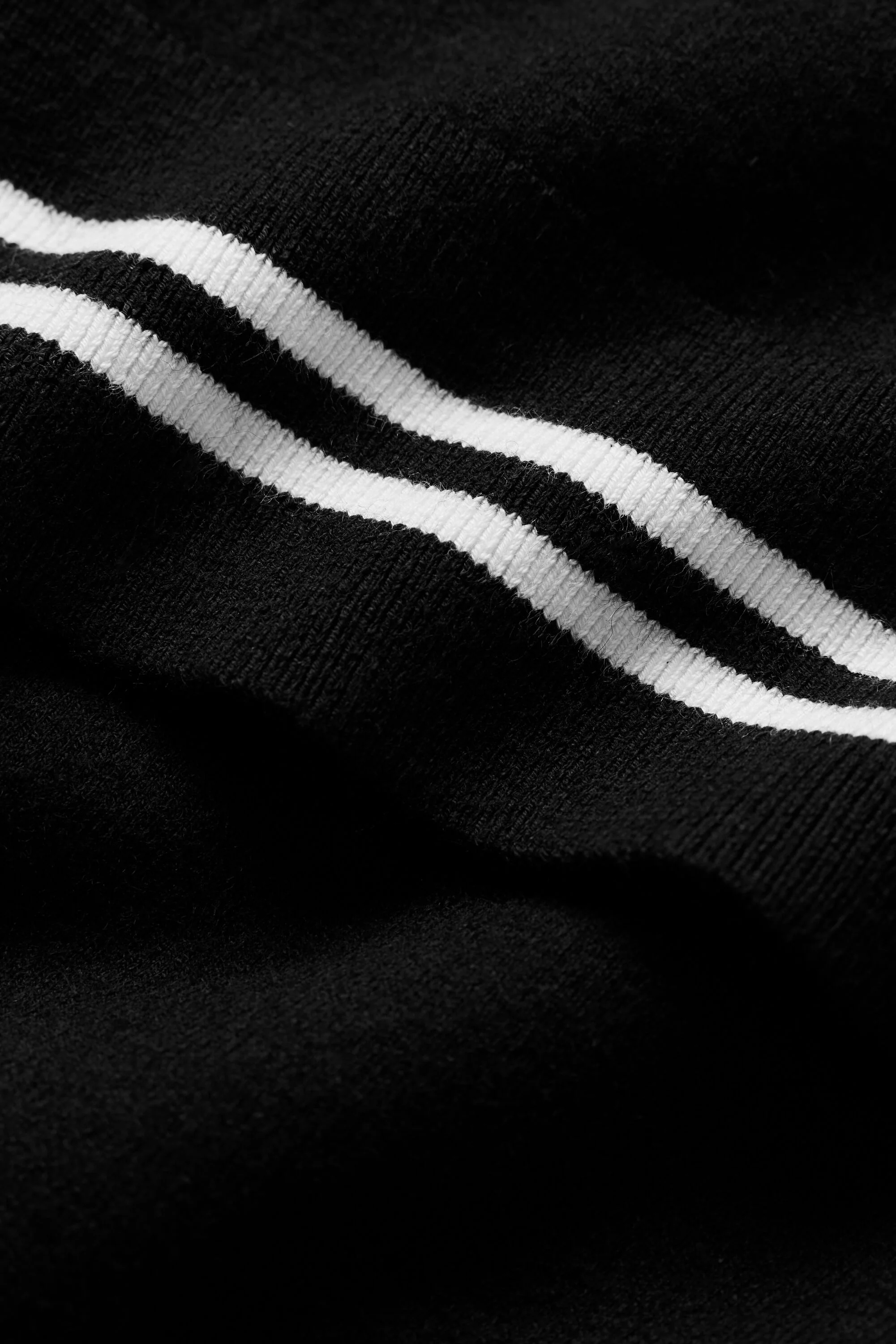 Cotton Cashmere My Serve Short Sleeve Top in Black/White