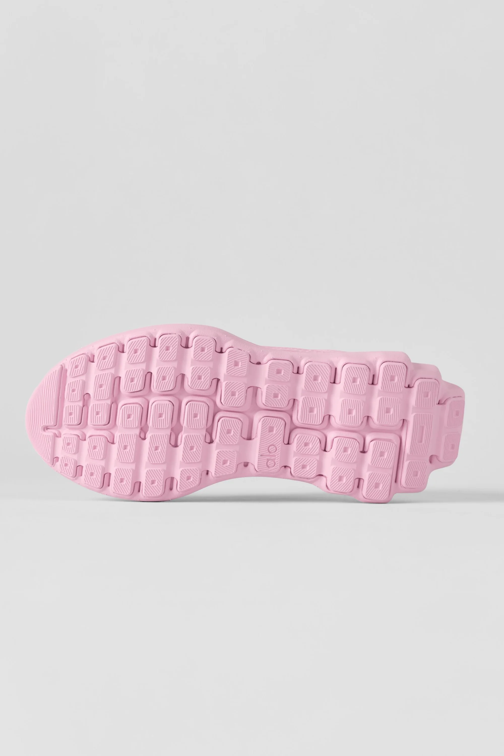 ALO Runner Unisex Performance-Schuh in Pink Marshmallow