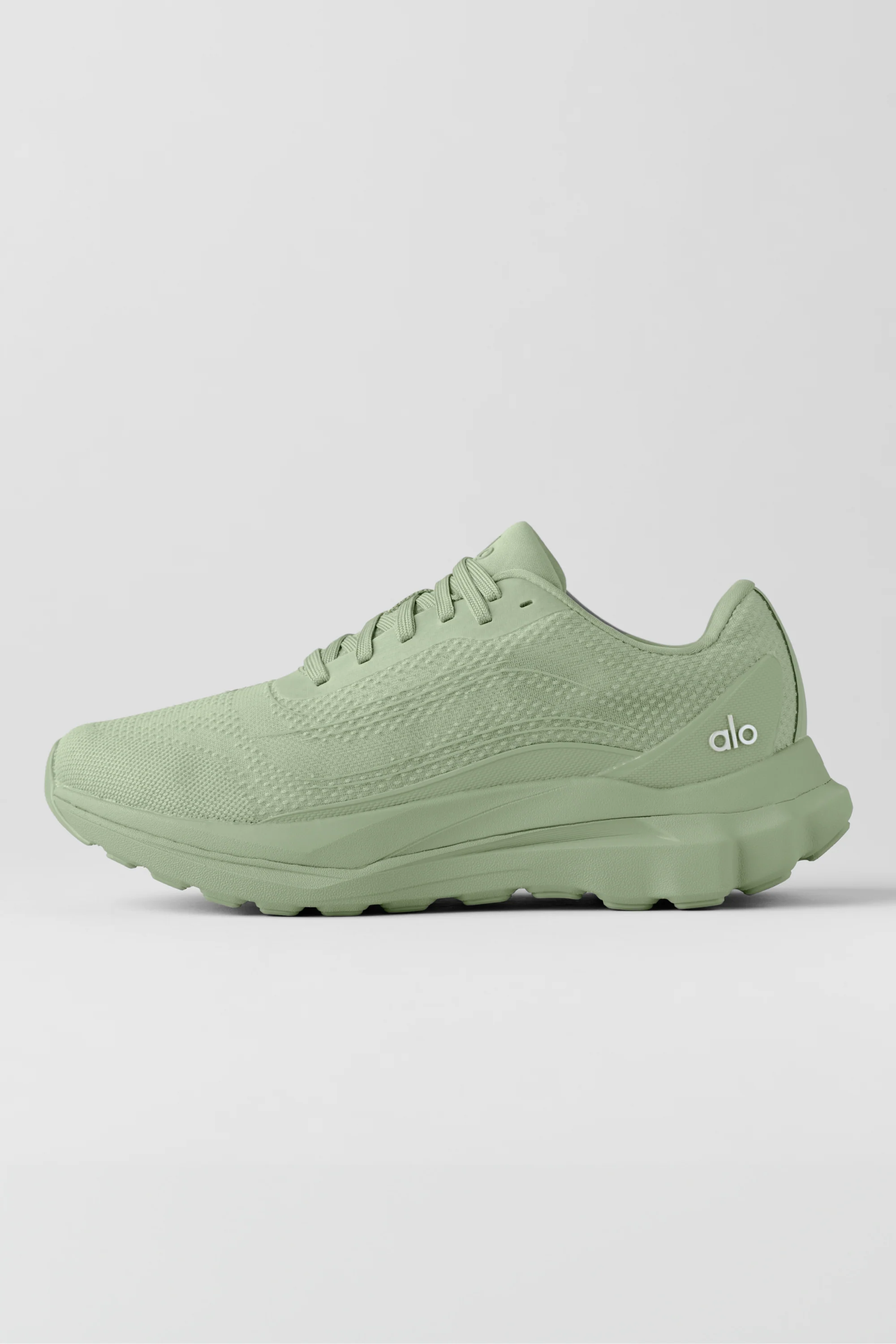 ALO Runner Unisex Performance Shoe in Dune Grass