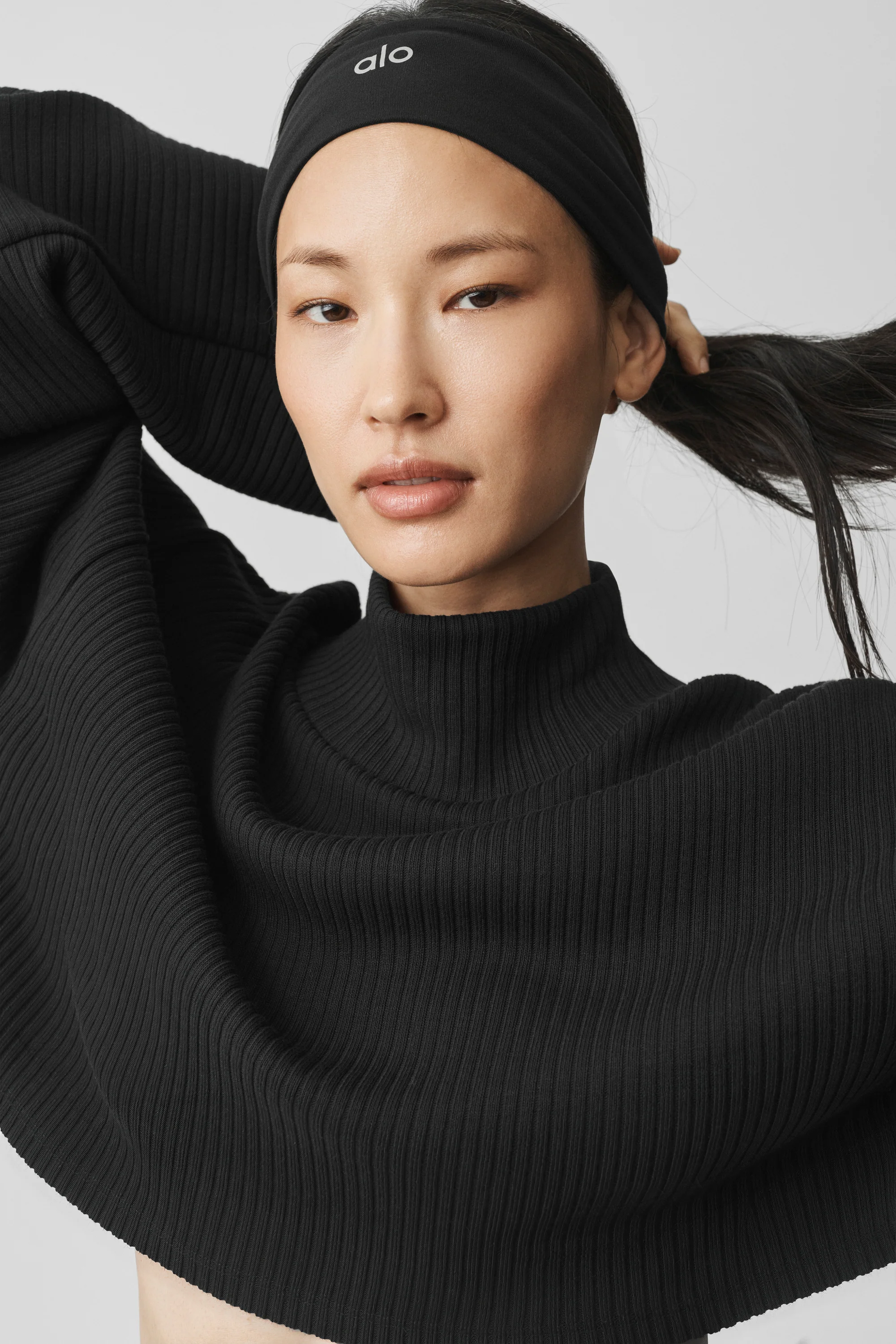 Ribbed Cropped Reset Long Sleeve Top in Black