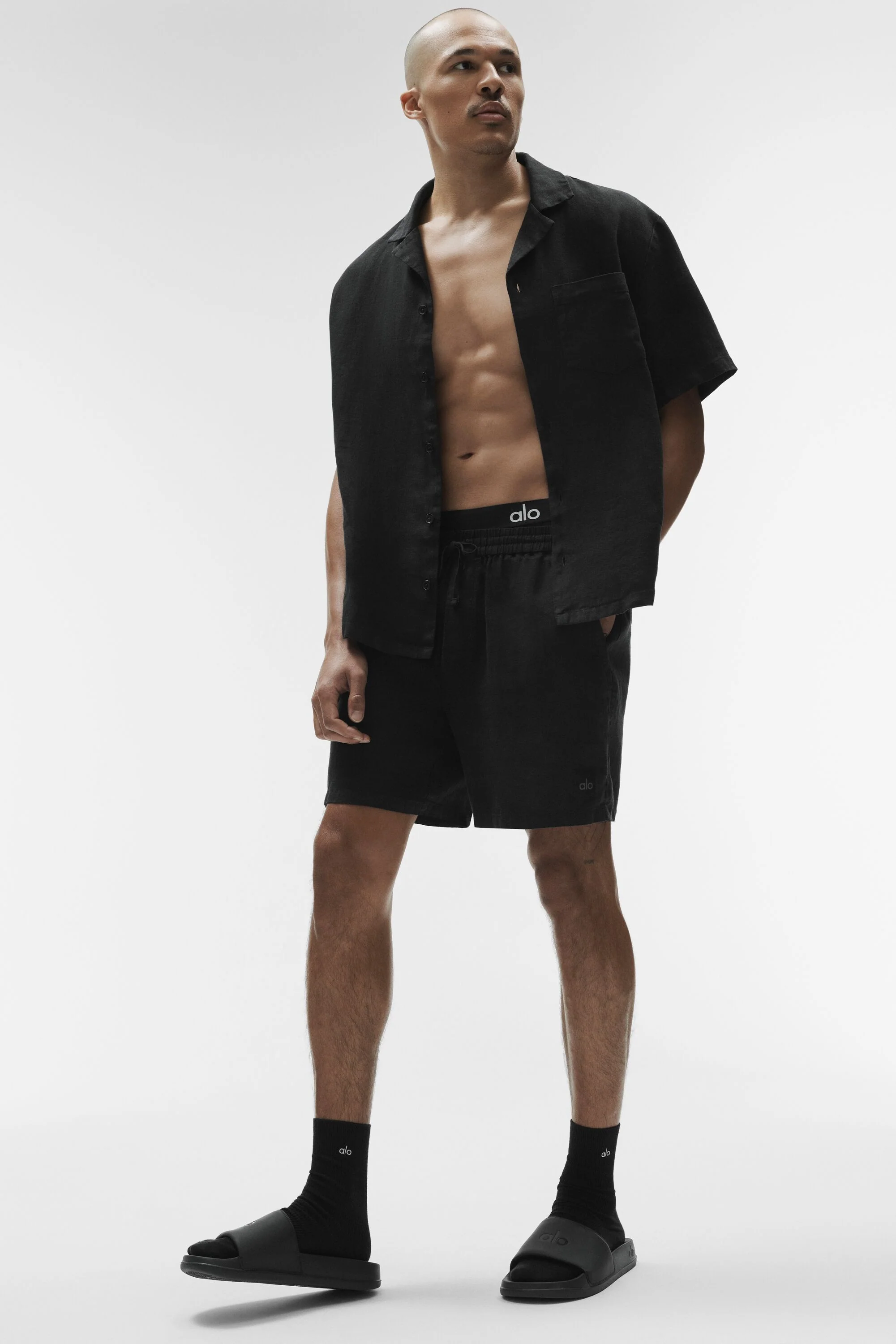 Chemise boutonnée à manches courtes Linen Days en noir, coupe boxy