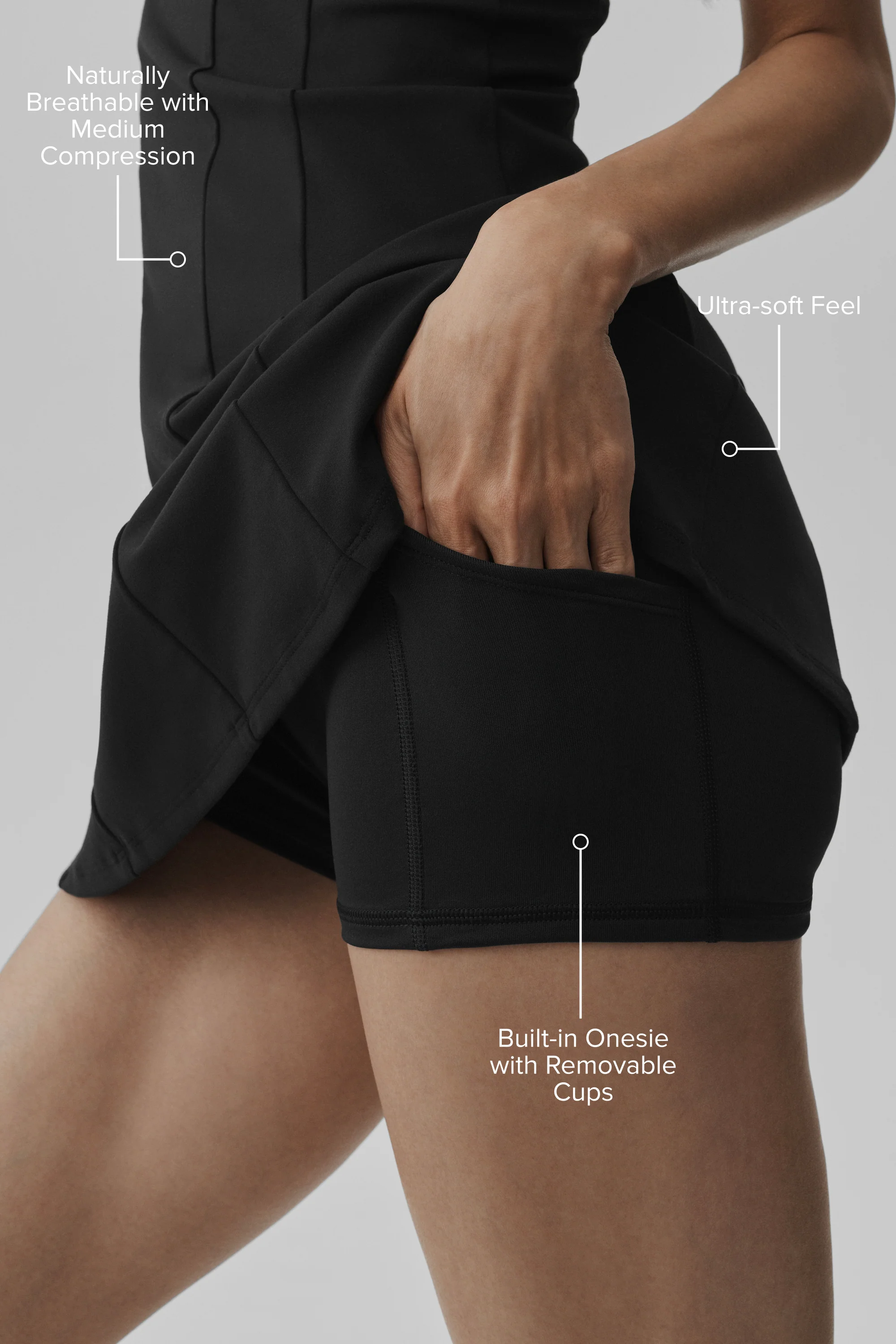ALO Softsculpt Desire Tenniskleid in Schwarz für Court Days