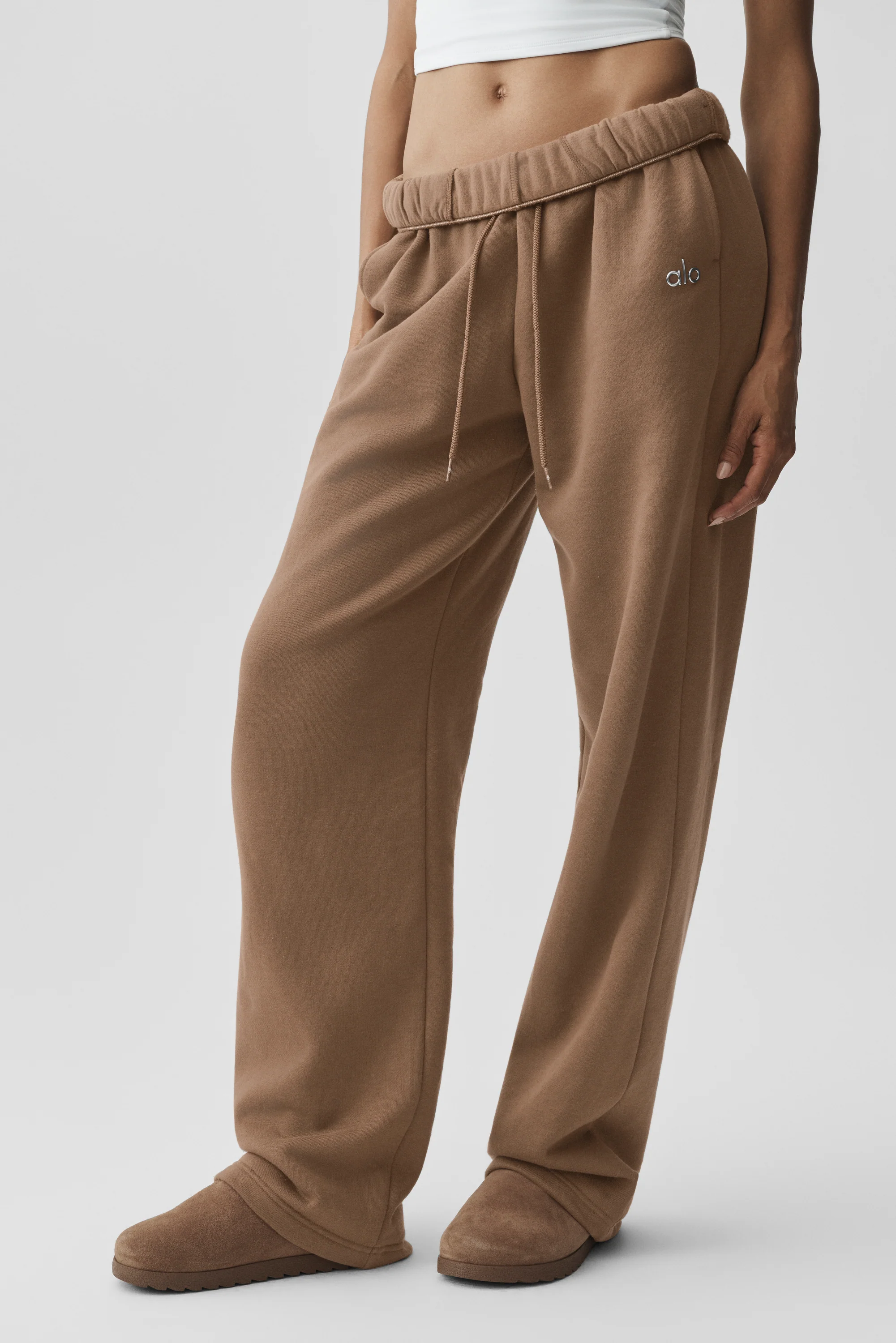 Accolade Straight Leg Sweatpant in Java Brown