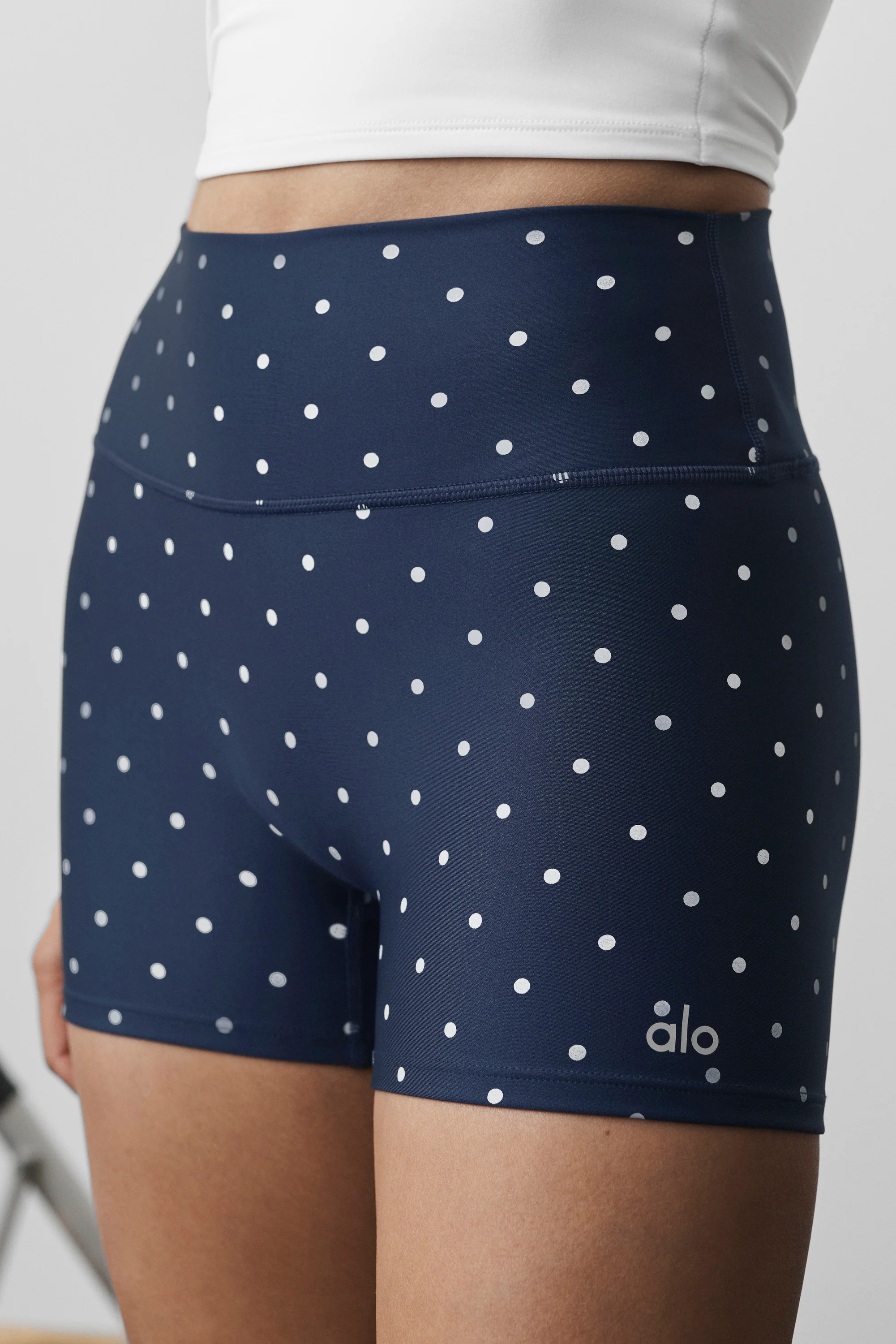 3 Inch Airlift Polka Dot High-Waist Short in Marineblau und Weiß