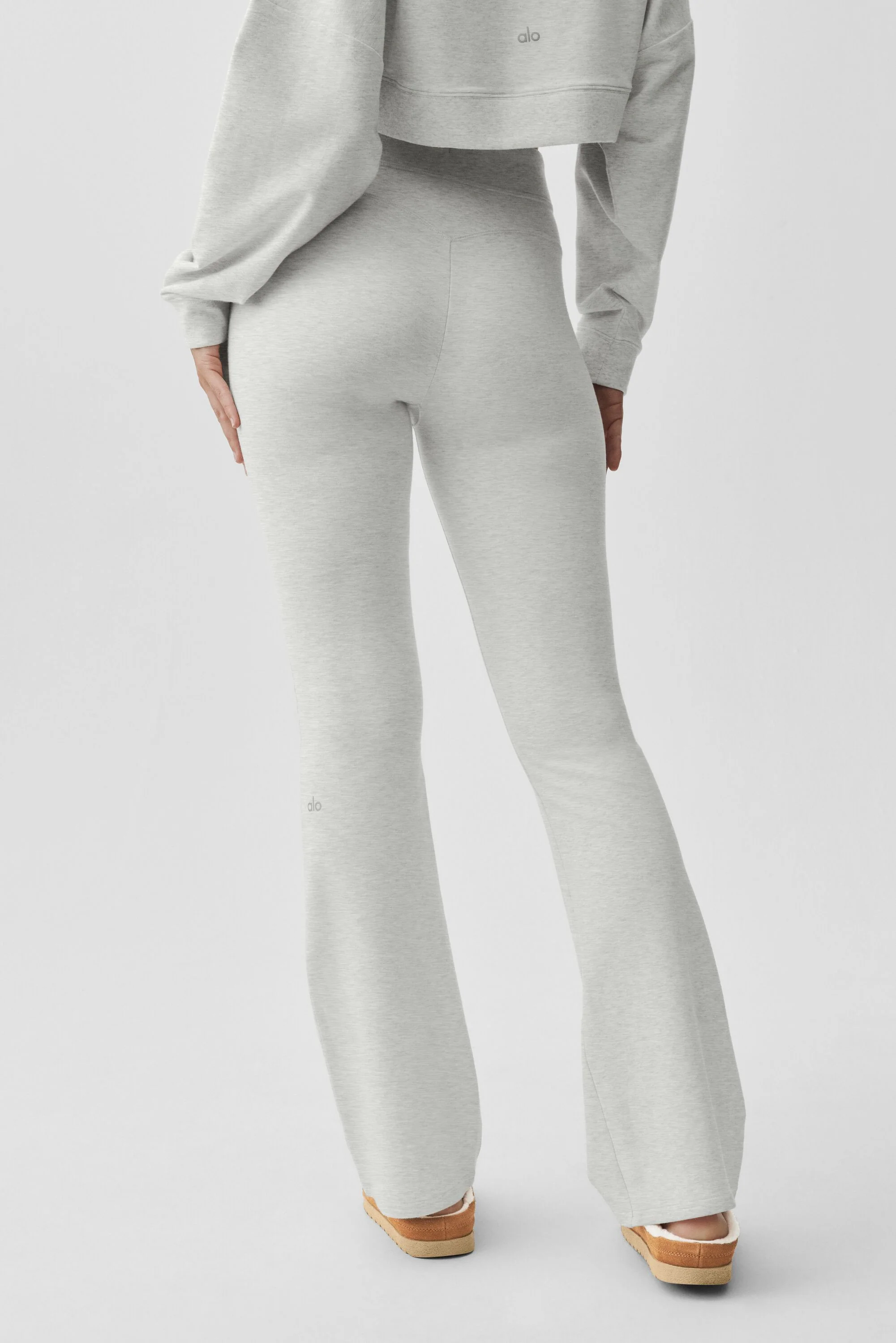 Sway Bootcut Sweatpant i White Heather med stoff i bomull og modal