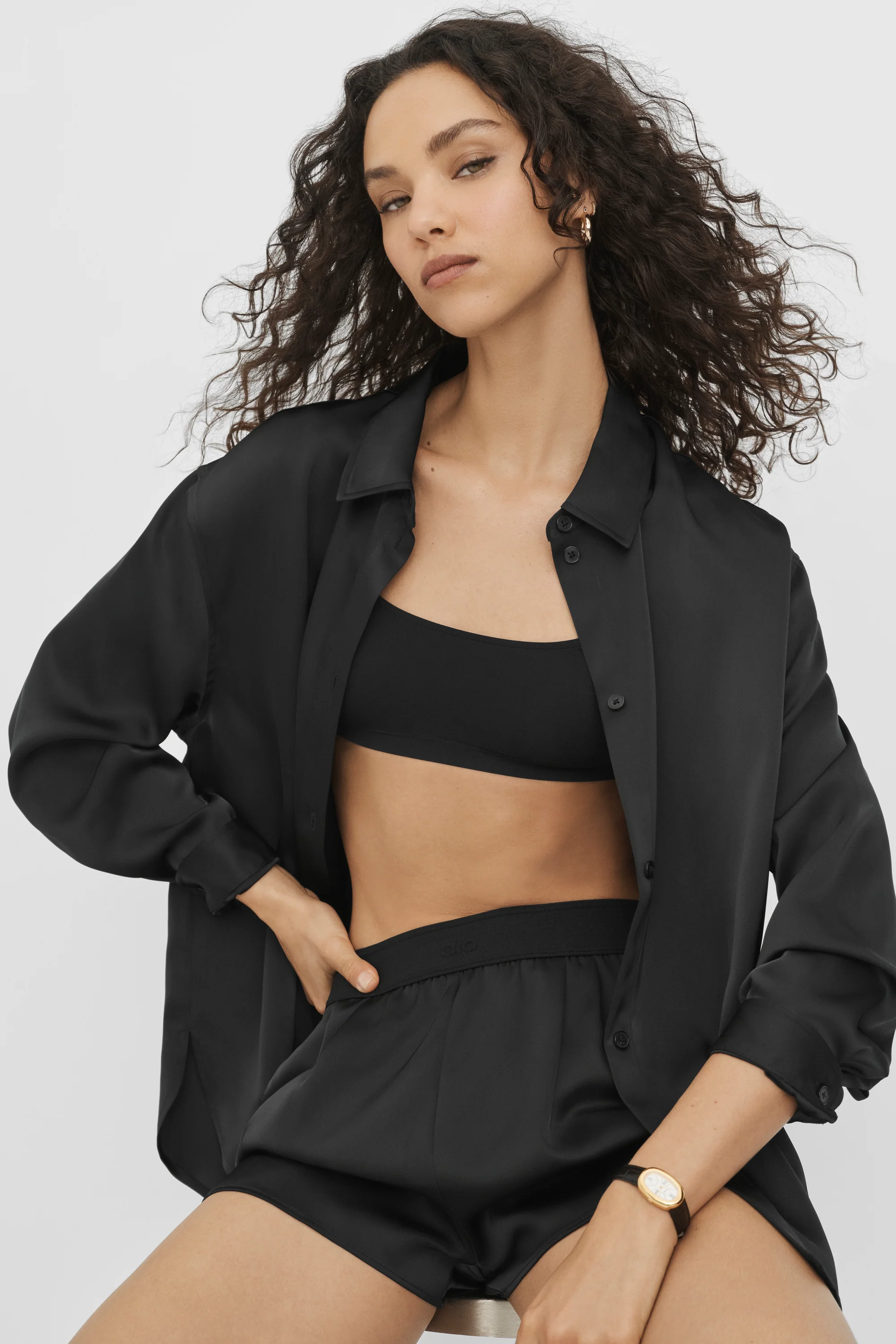 Satin Smooth Talker Button-Up Hemd in Schwarz